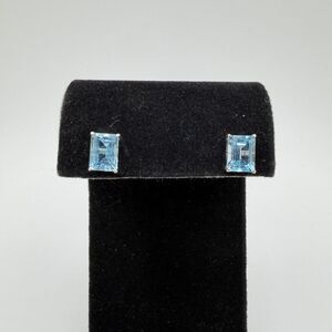 NWOT 6x8mm emerald cut Blue Topaz stud earrings in sterling silver!